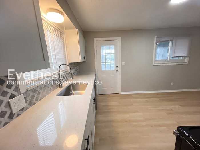67 N Harris Ave - Photo 7 of 26