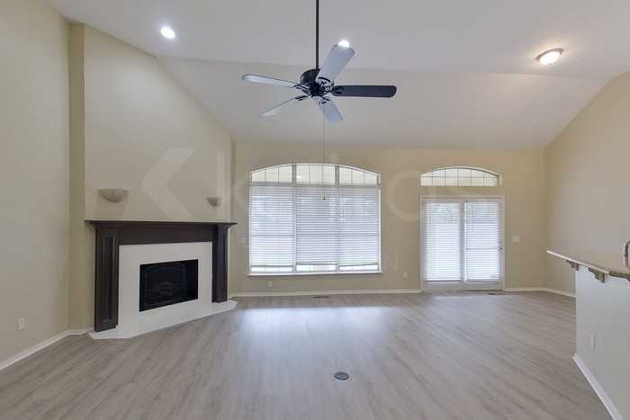 7208 Nw 131st St - Photo 4 of 29