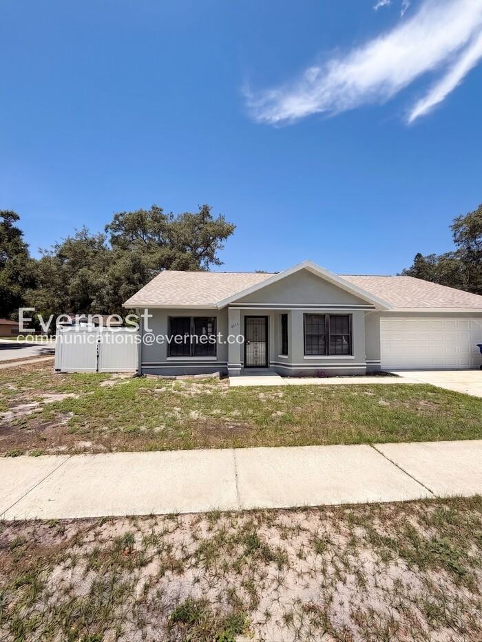 4535 Uzzle Way