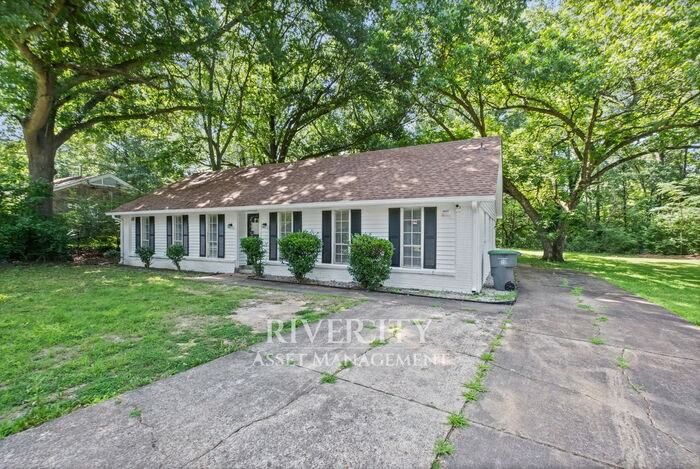 895 Brownlee Rd - Photo 2 of 21
