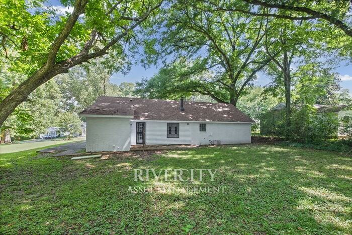 895 Brownlee Rd - Photo 3 of 21