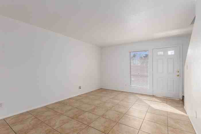 6030 W Oregon Ave #E - Photo 3 of 23