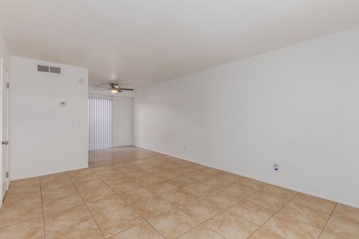 6030 W Oregon Ave #E - Photo 5 of 23