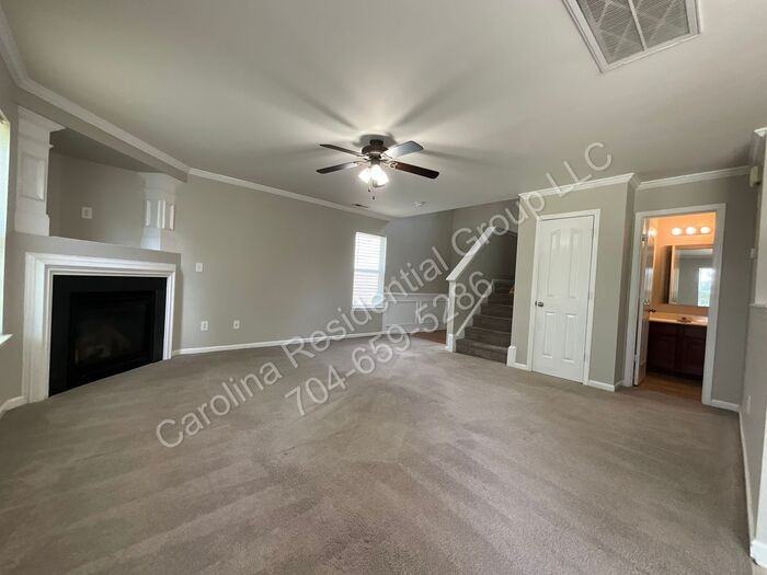 7043 Haines Mill Rd - Photo 4 of 20