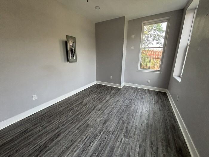 1299 Myrtle Ave #1 - Photo 7 of 9