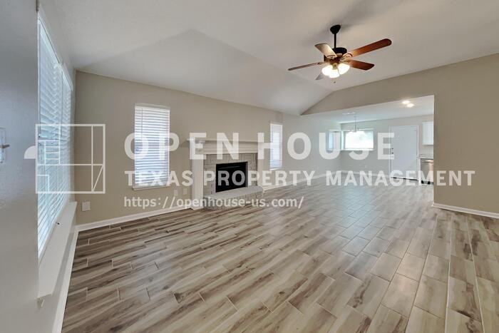709 Stonebrooke Dr - Photo 4 of 21