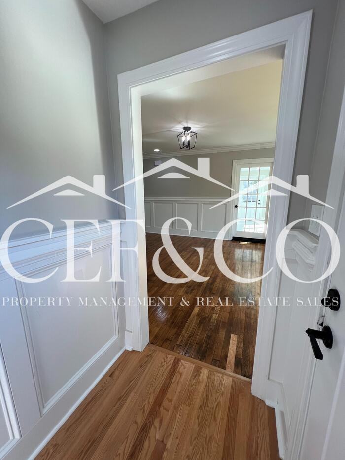 280 Alexander Ave - Photo 5 of 35