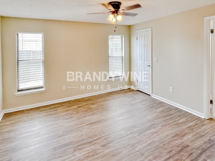 616 Pembridge Dr W - Photo 7 of 15