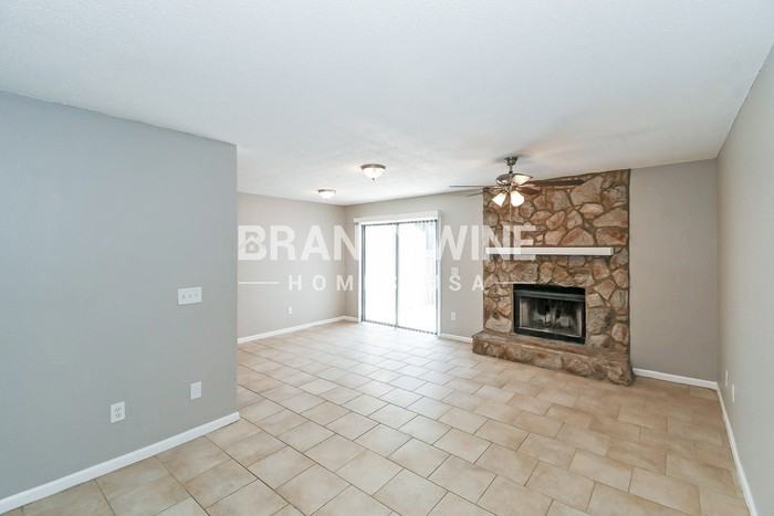 11251 Windtree Dr E - Photo 5 of 20