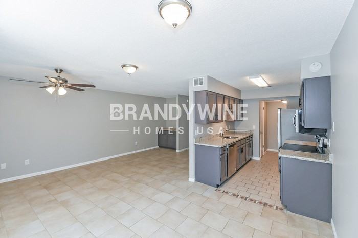 11251 Windtree Dr E - Photo 6 of 20