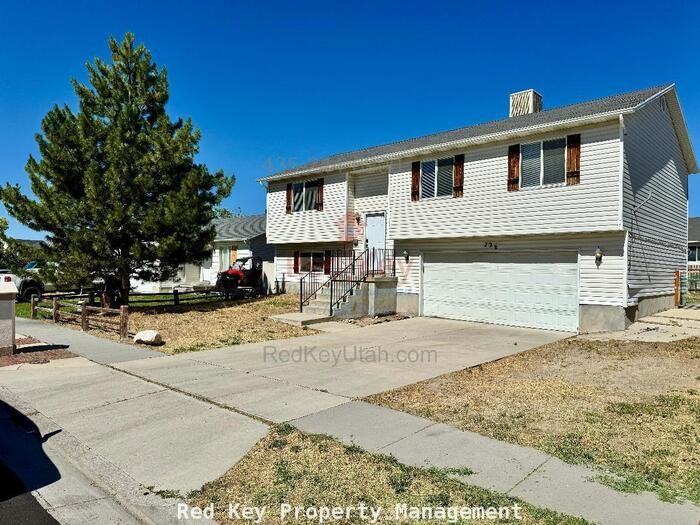 724 N 350 W - Photo 2 of 20