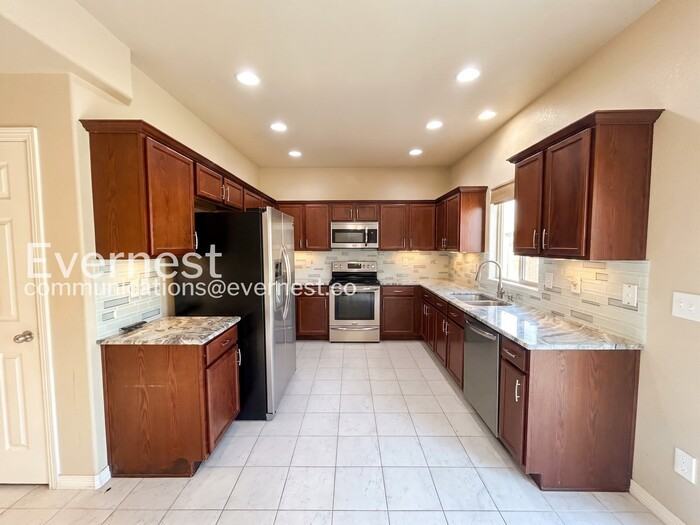 2315 Reed Grass Way - Photo 3 of 25