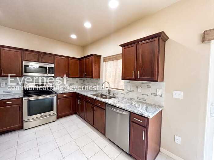 2315 Reed Grass Way - Photo 5 of 25