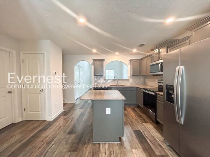 4711 Pompano Ln - Photo 3 of 27