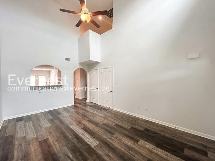 4711 Pompano Ln - Photo 6 of 27