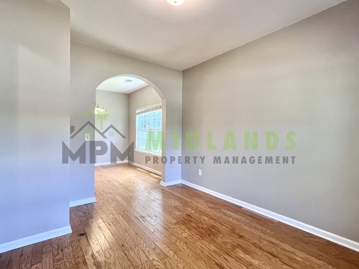 464 Edenhall Dr - Photo 4 of 50