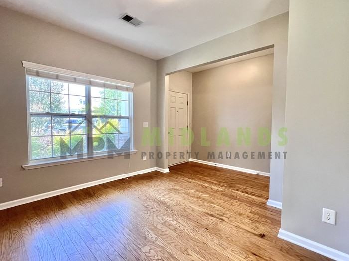 464 Edenhall Dr - Photo 7 of 50