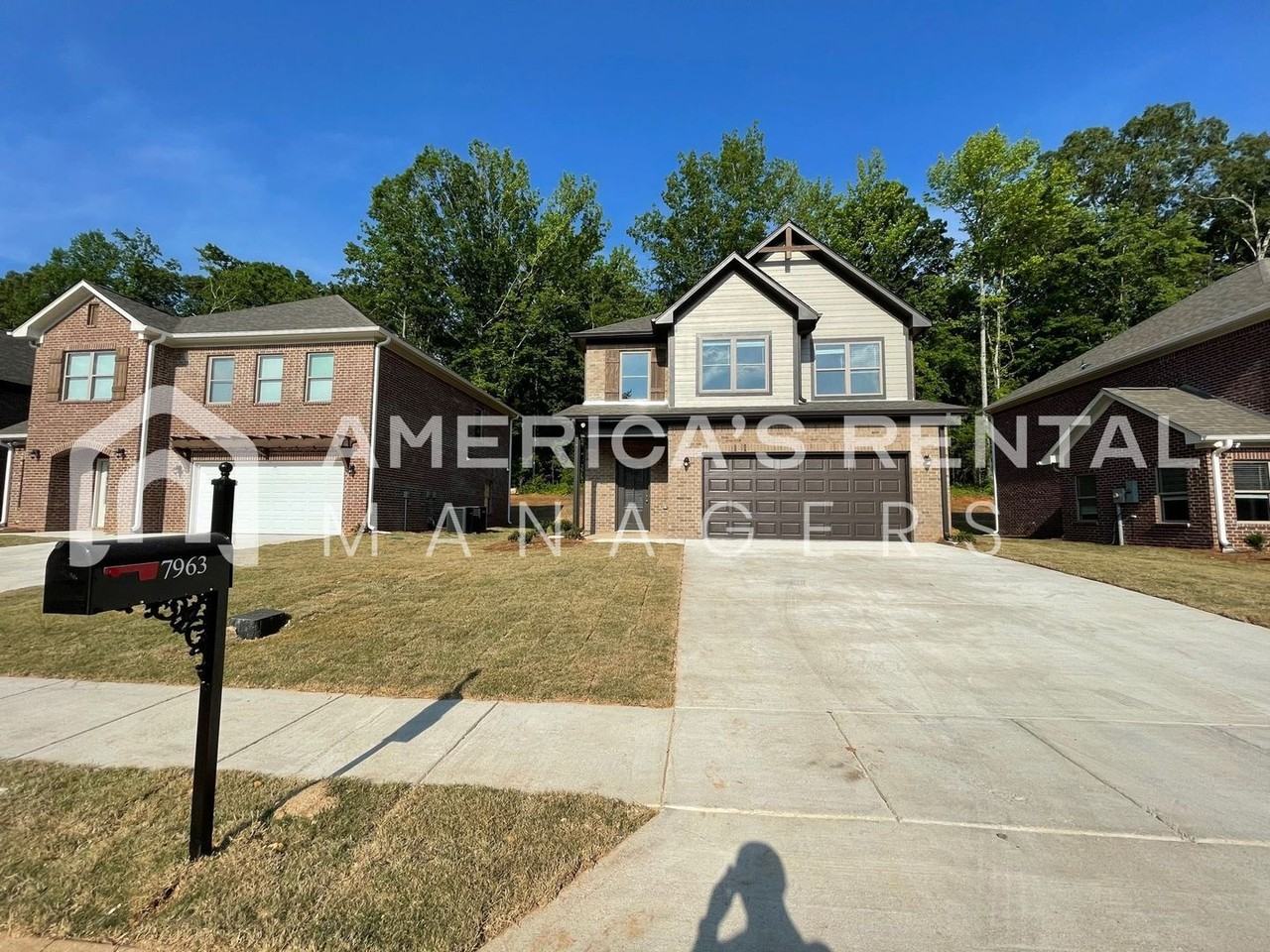 7963 St James Dr - Photo 4 of 27