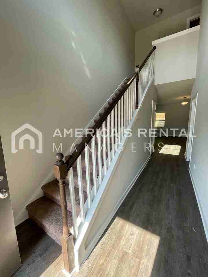 7963 St James Dr - Photo 6 of 27