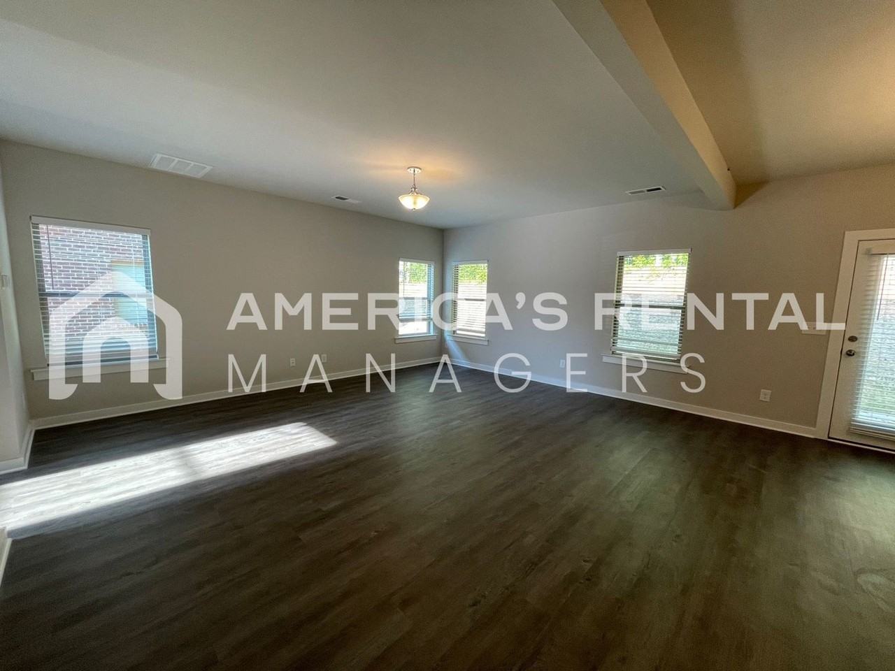 7963 St James Dr - Photo 7 of 27