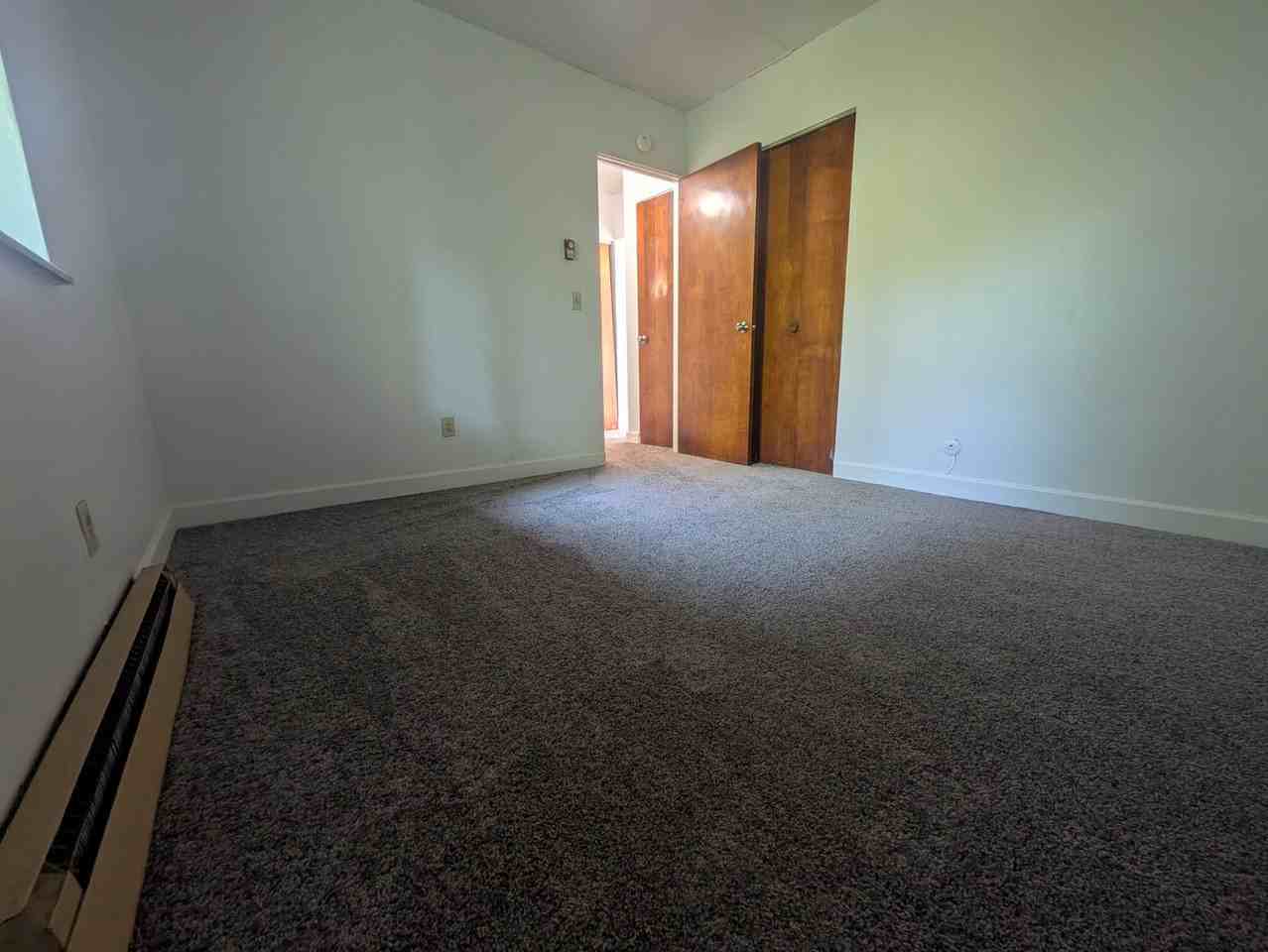 Elizabeth Township 2 bedroom - Photo 6 of 23