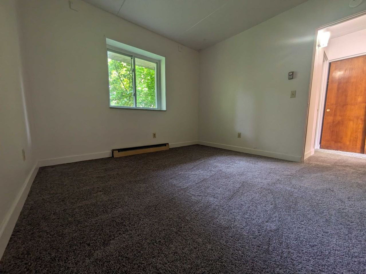 Elizabeth Township 2 bedroom - Photo 7 of 23