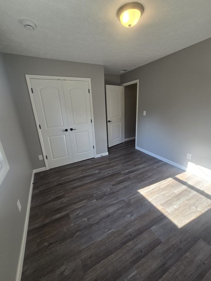 541 E School St #NA - Photo 7 of 17