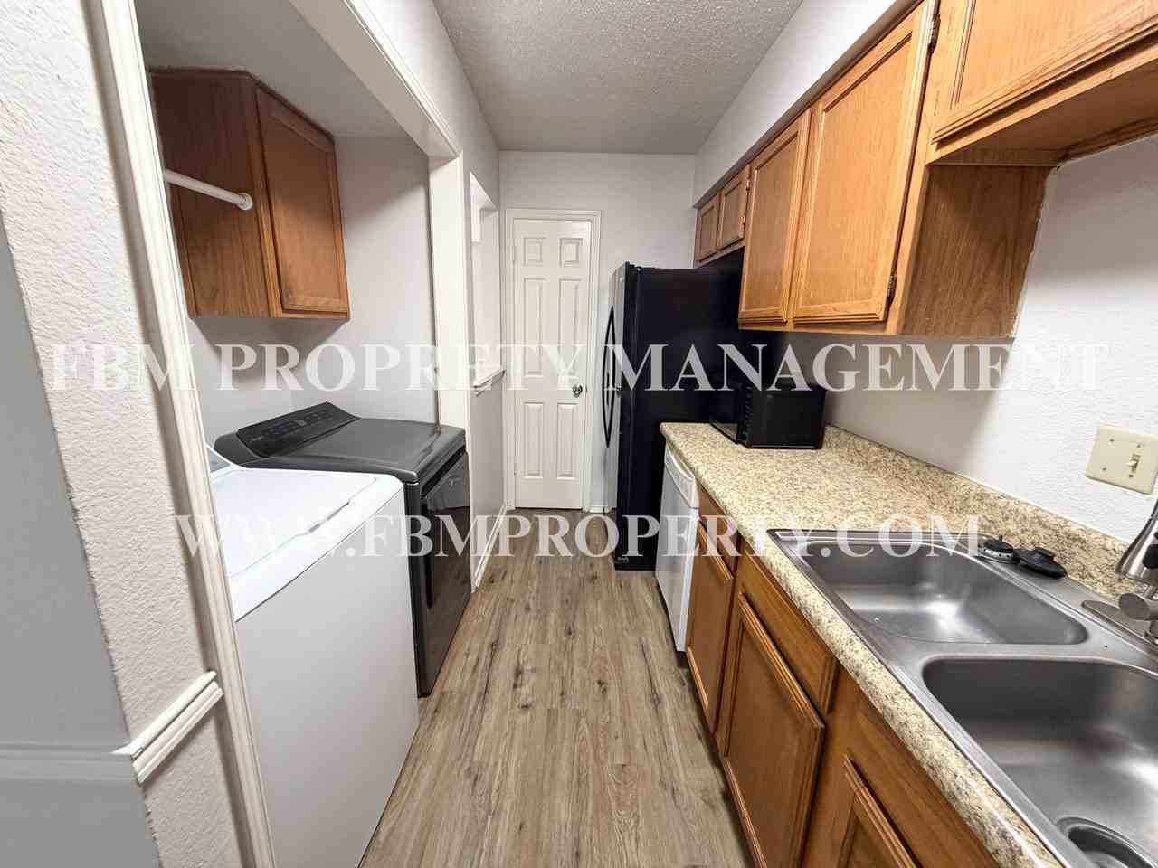 221 Highland Ave #A - Photo 4 of 13