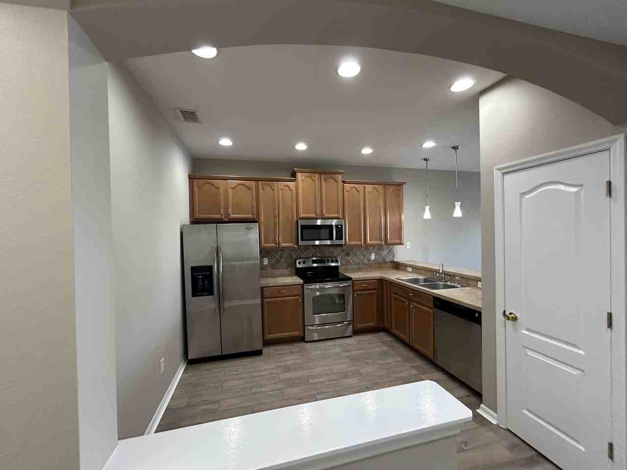2304 Bexley Pl - Photo 2 of 10