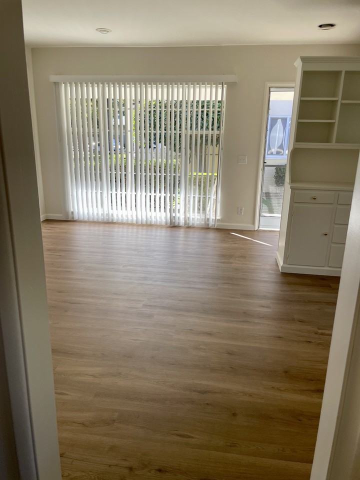 123 N Montgomery St - Photo 2 of 10