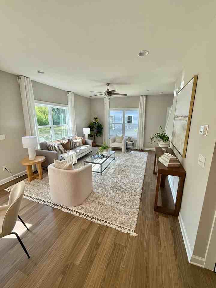 8041 Joy Crossing Ln - Photo 2 of 18