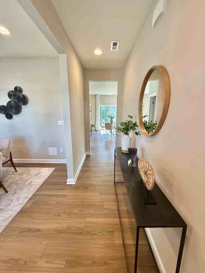 8041 Joy Crossing Ln - Photo 3 of 18