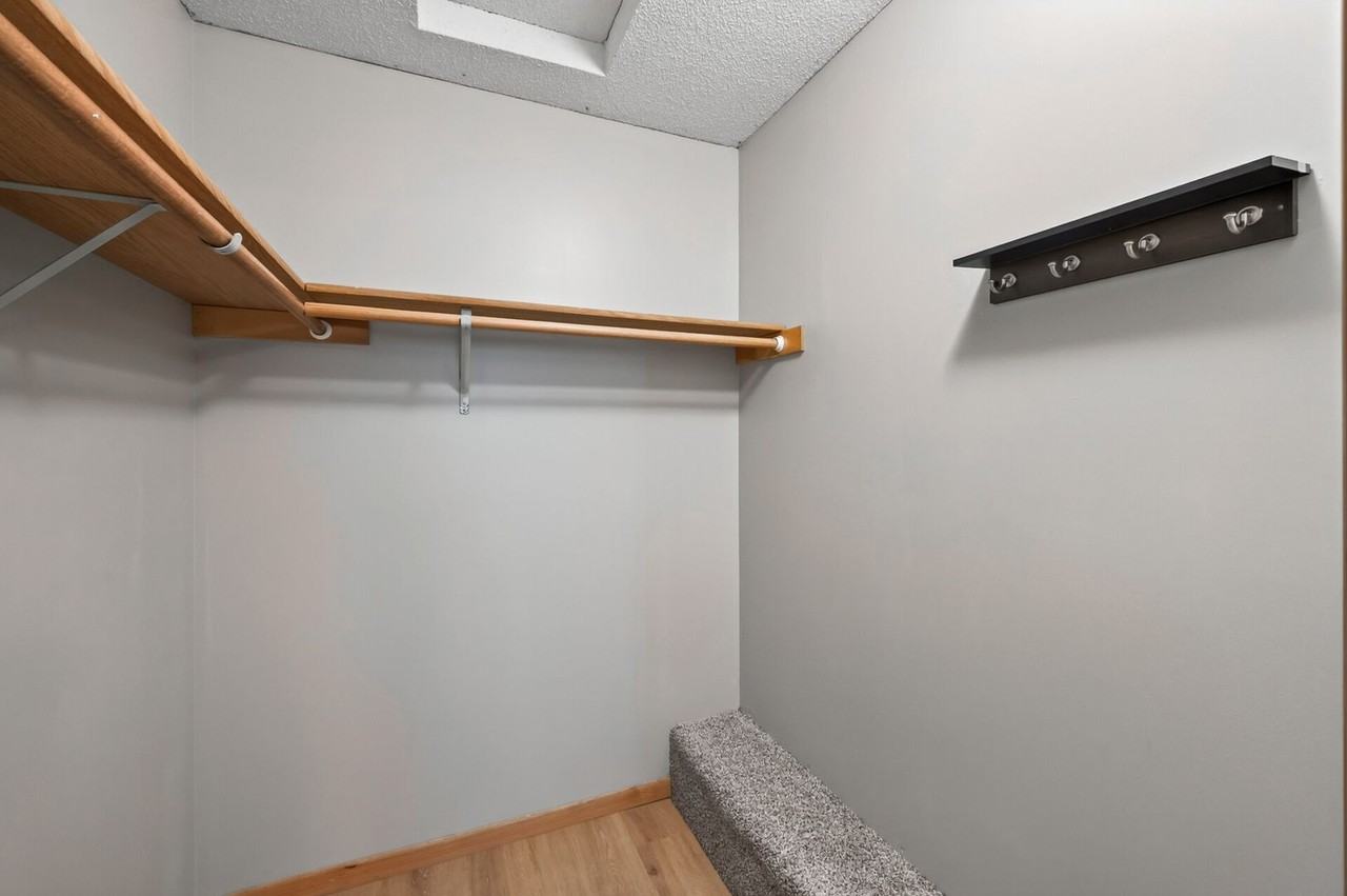 9941 Fillmore St Ne - Photo 3 of 27