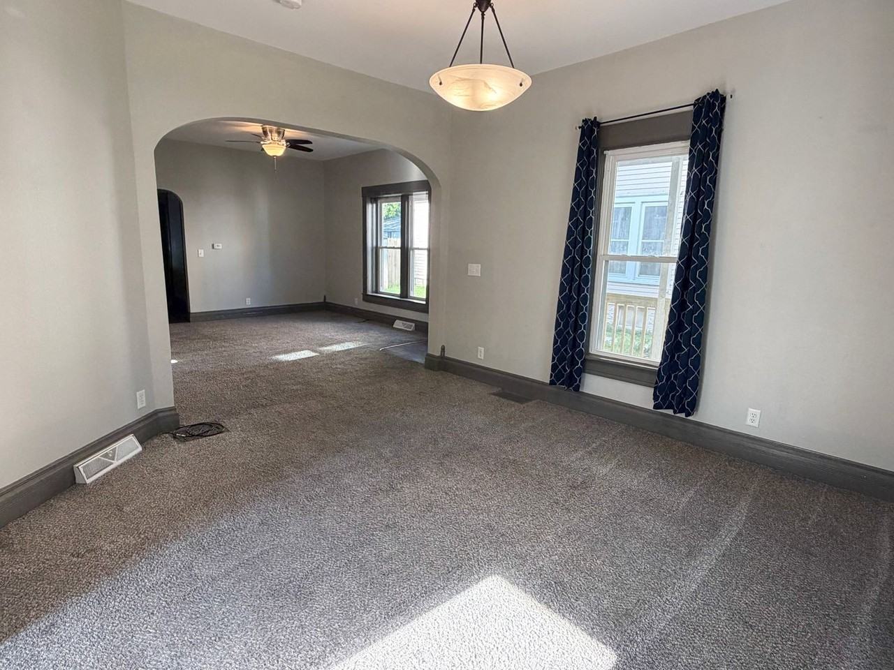 913 W Montgomery St - Photo 5 of 25