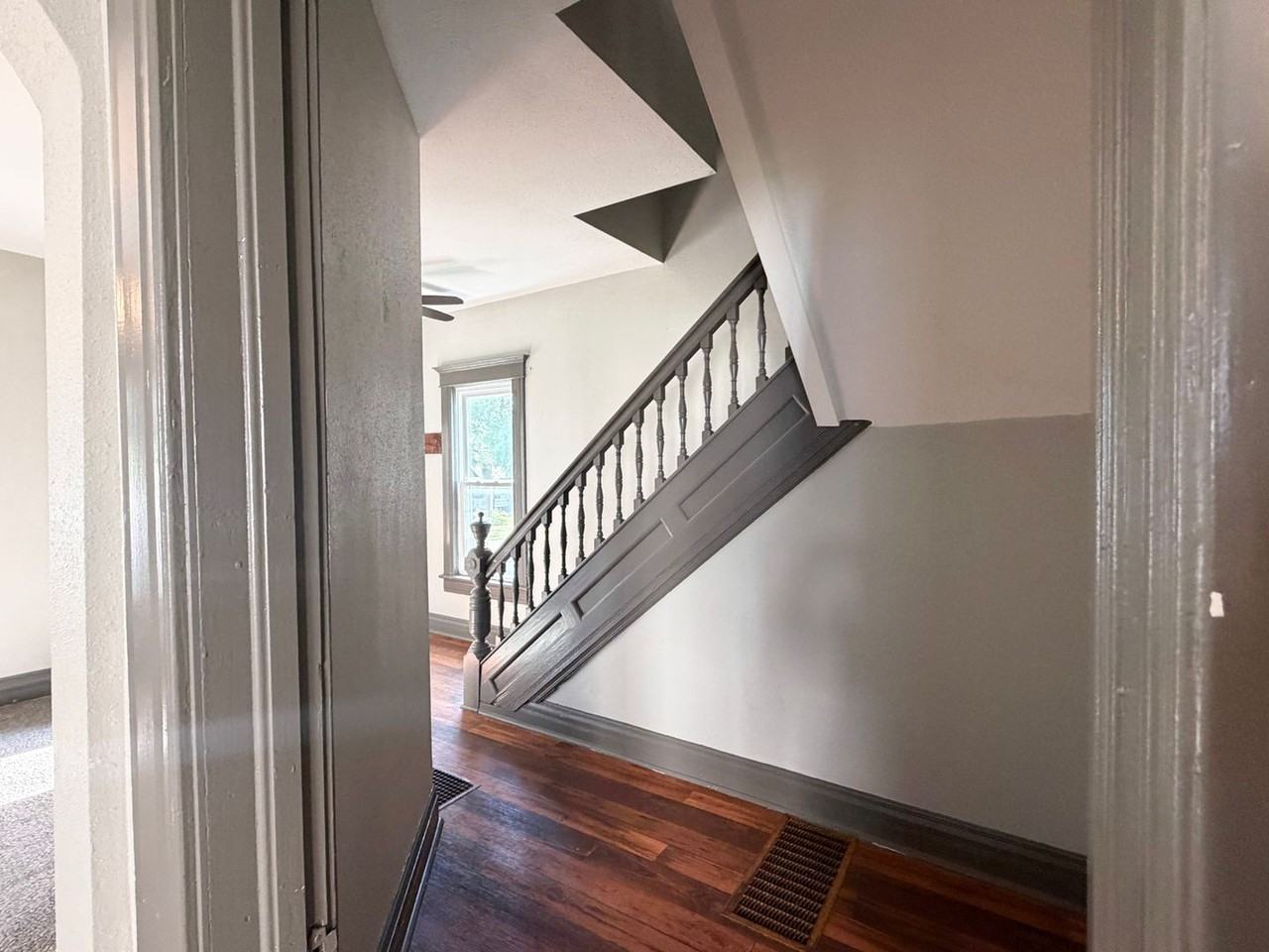 913 W Montgomery St - Photo 7 of 25