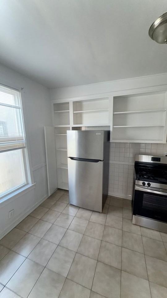 2531 N Tripp Ave - Photo 3 of 8