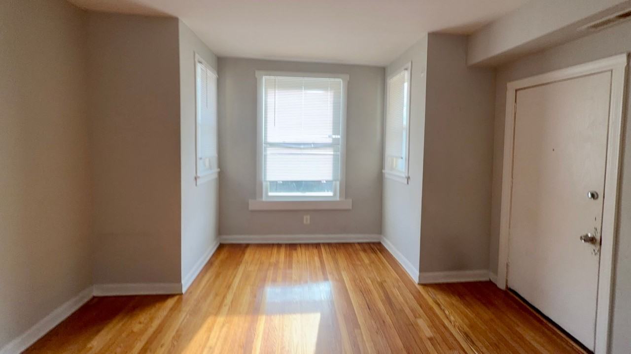 2531 N Tripp Ave - Photo 5 of 8