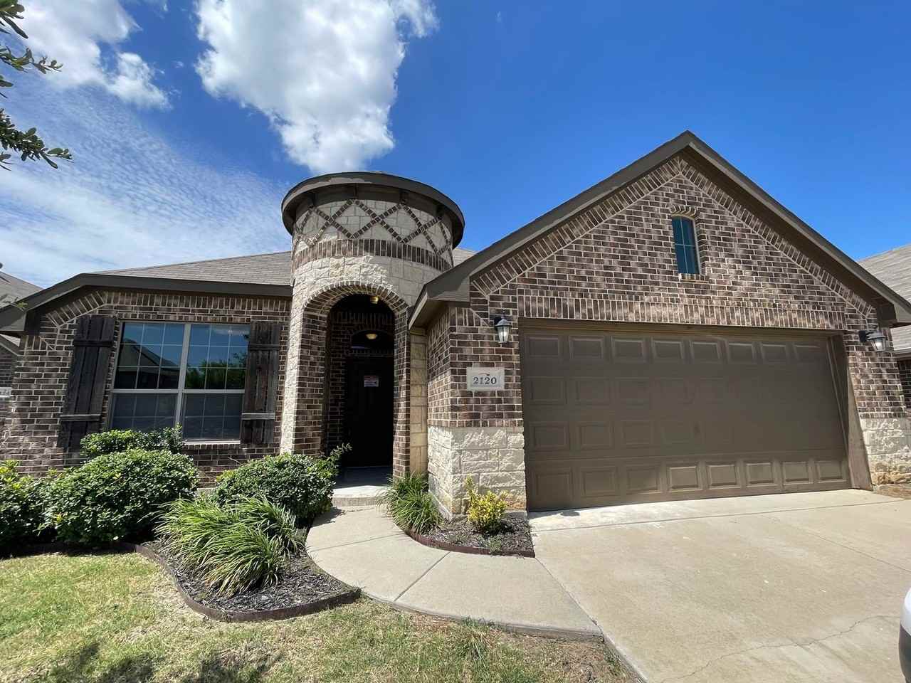 2120 Blakely Ct - Photo 2 of 50