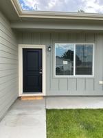 featured image of 2840 Clark St