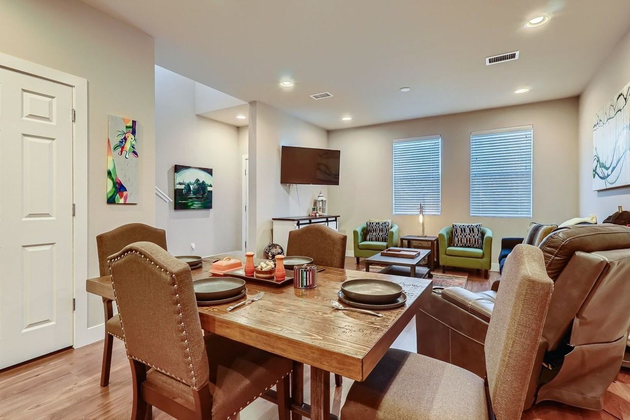 4722 Kittredge St #2 - Photo 7 of 19