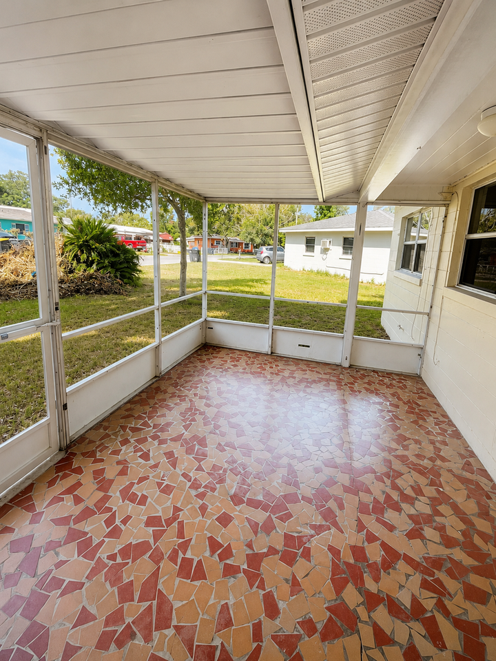 538 Norfolk Cir - Photo 4 of 15