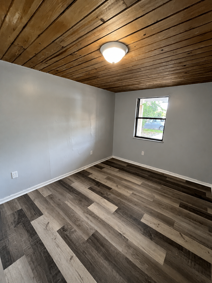 538 Norfolk Cir - Photo 6 of 16
