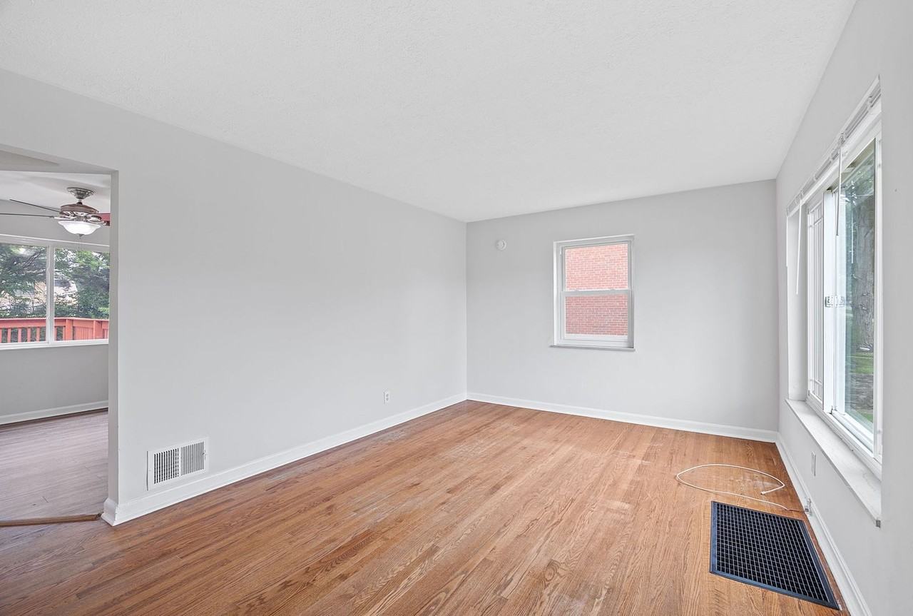 5638 Childs Ave - Photo 2 of 20