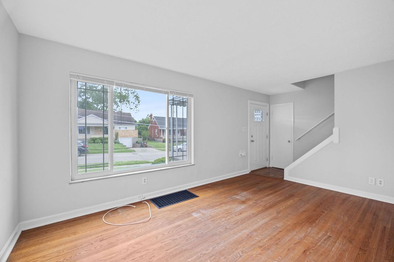 5638 Childs Ave - Photo 3 of 20