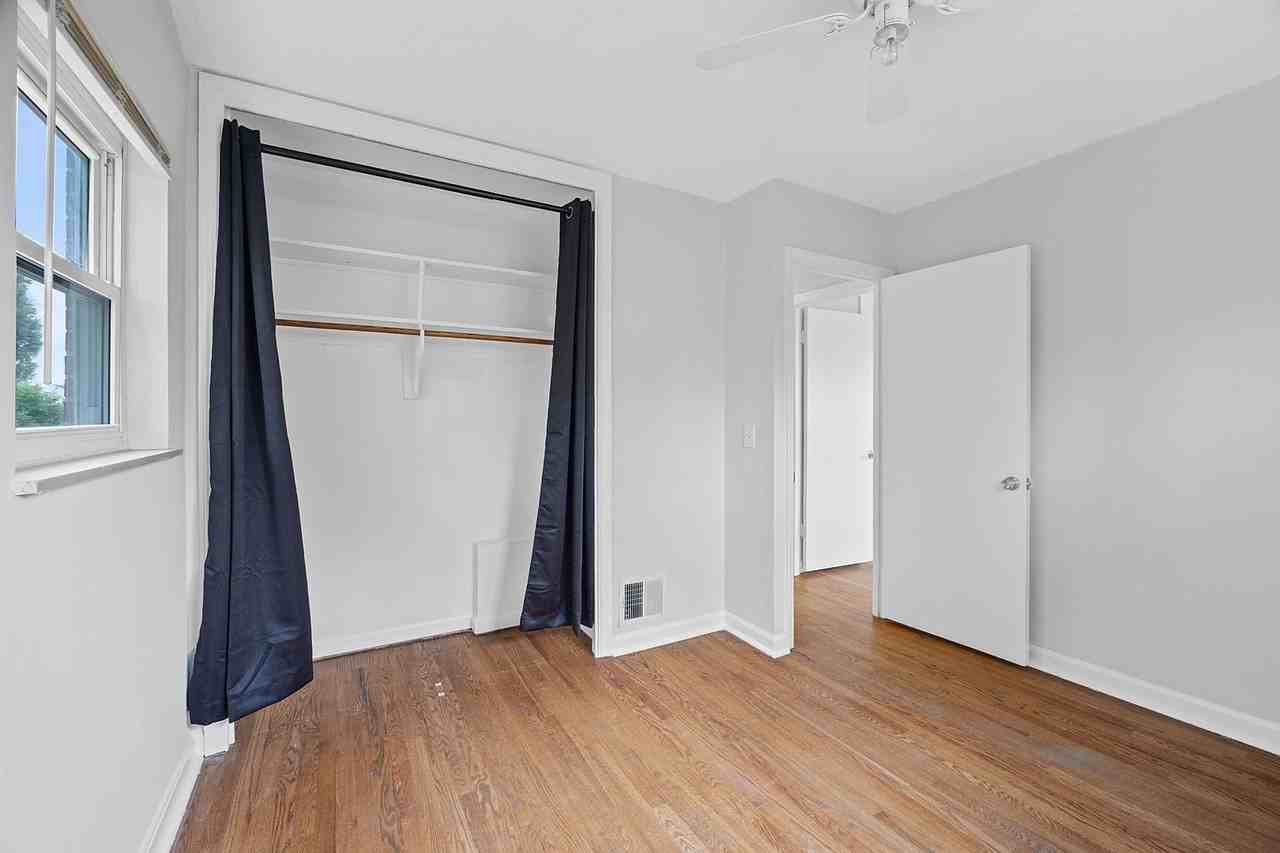 5638 Childs Ave - Photo 7 of 20