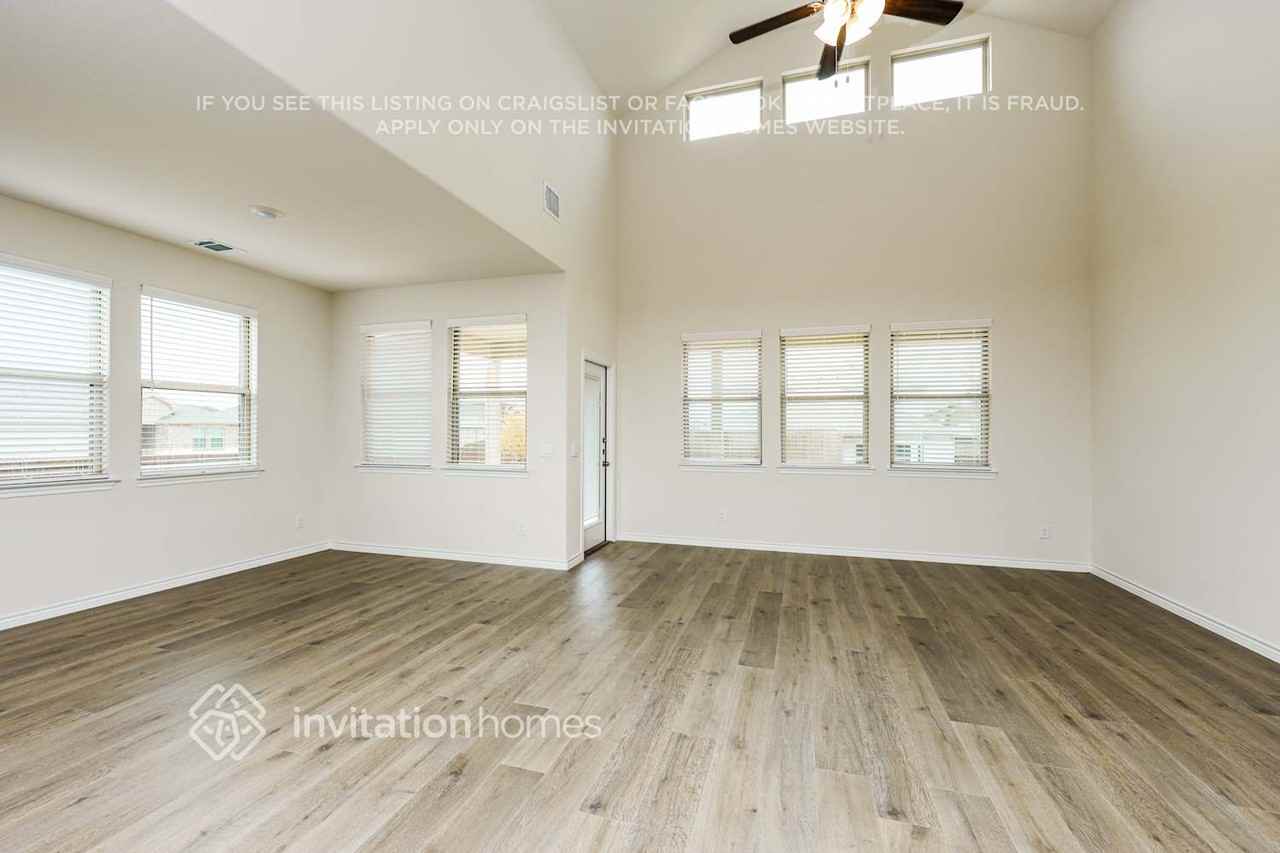 7432 Alfriston Pl - Photo 5 of 18