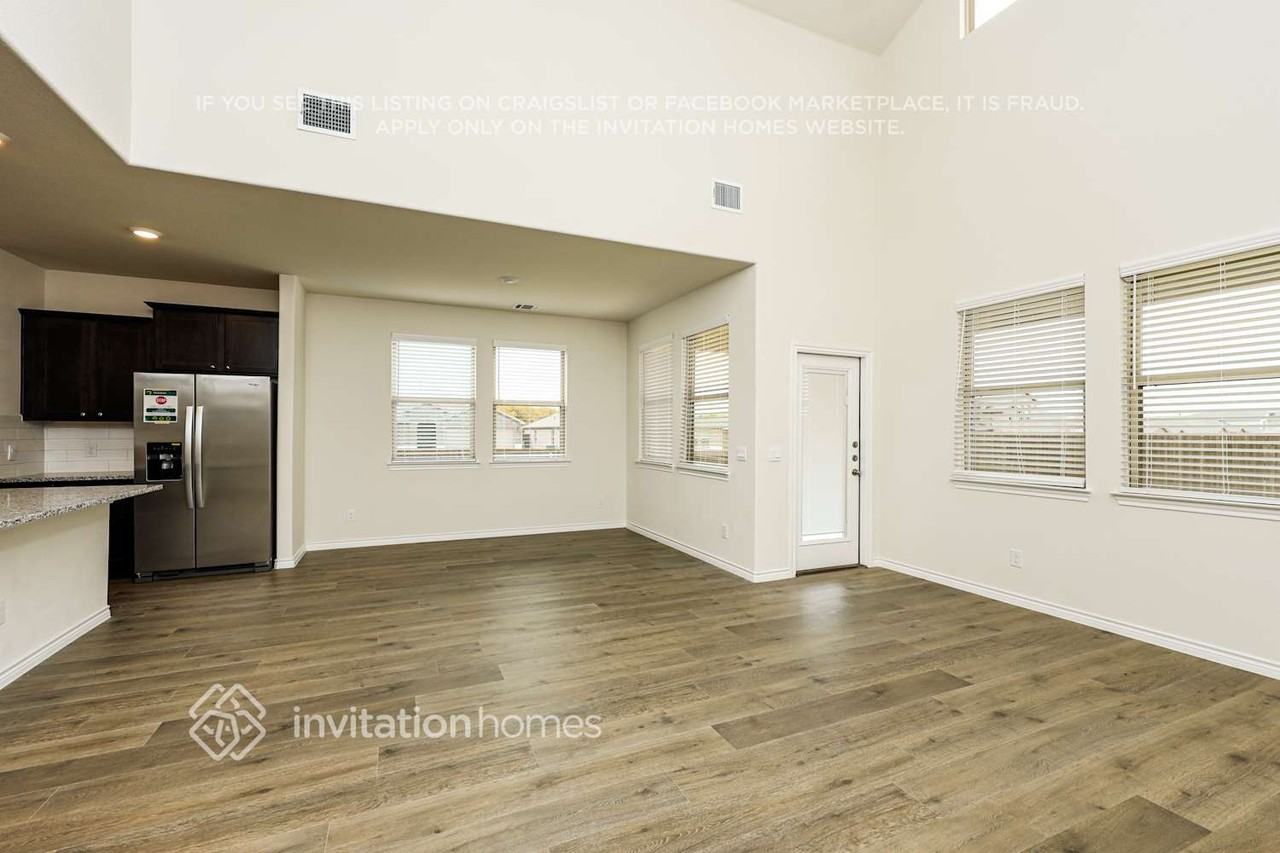 7432 Alfriston Pl - Photo 6 of 18