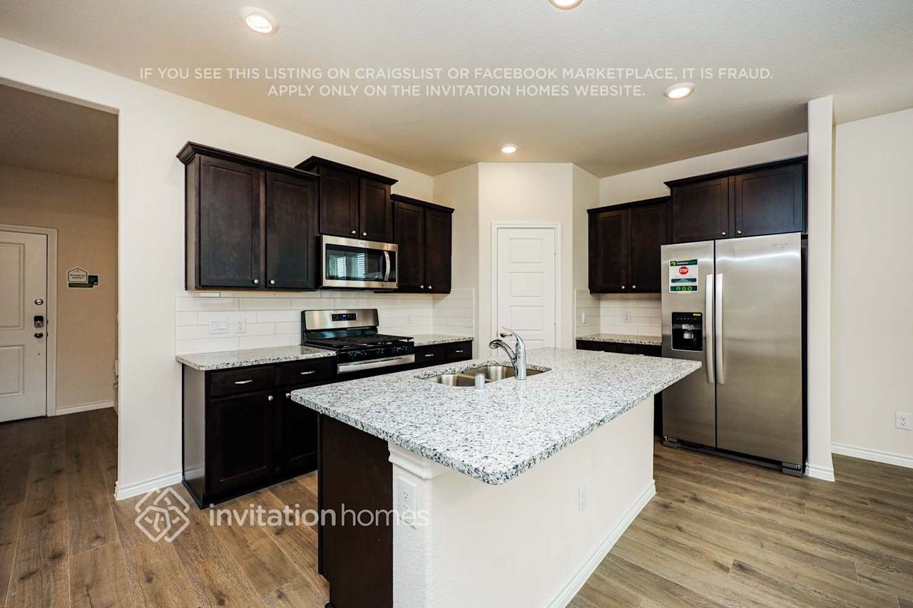 7432 Alfriston Pl - Photo 7 of 18