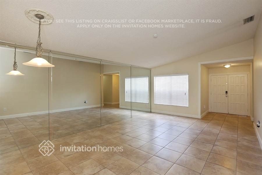 11255 Sw 143rd Ct - Photo 2 of 19