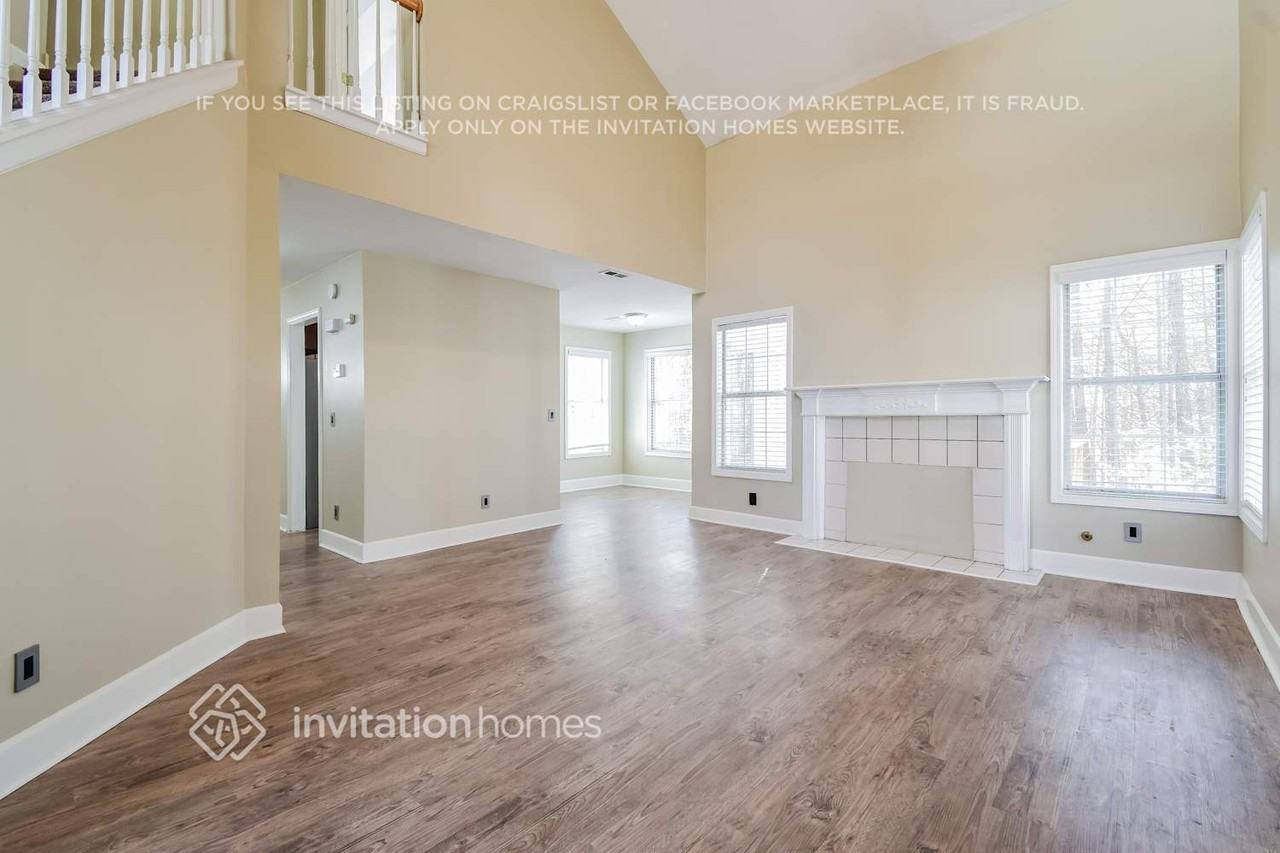 169 Stoneforest Dr - Photo 4 of 18